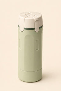 Dispensador Cleanvok 4 en 1 verde salvia, centrado, fondo crema